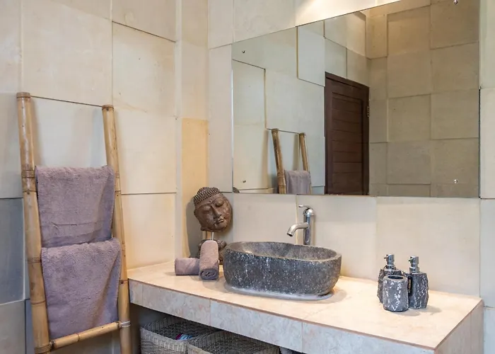 3 Bedroom In D' Centre Villa *