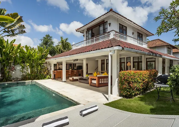 Villa 3 Bedroom In D' Centre Seminyak (Bali)
